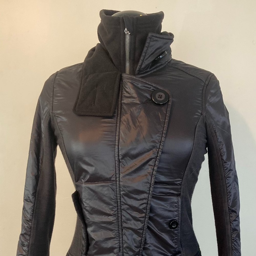 LULULEMON FLEECE/MIXED MATERIAL BLACK FITTED MOTORCYCLE STYLE RUNNING JACKET SM